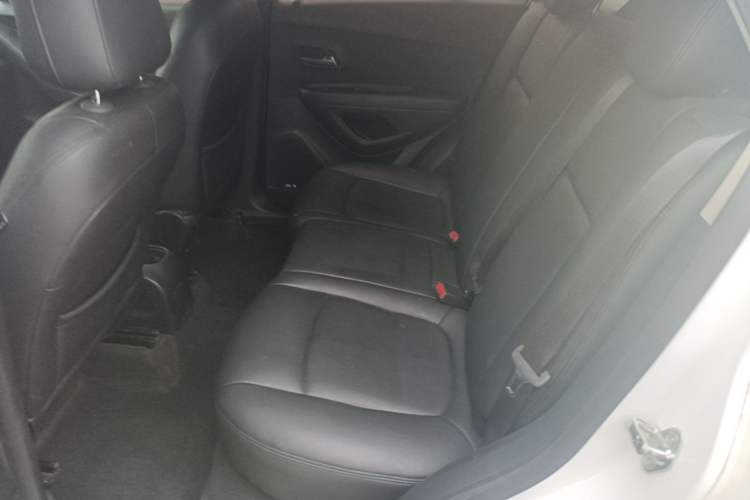 Used Chevrolet Trax 2016 1.4T Automatic Two-Wheel Drive Comfort Version with Sunroof Left Rear Seat