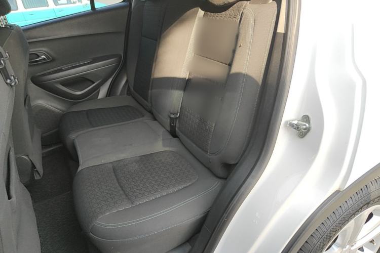 Used Chevrolet Trax 2016 1.4T Automatic Two-Wheel Drive Comfort Version with Sunroof Left Rear Seat