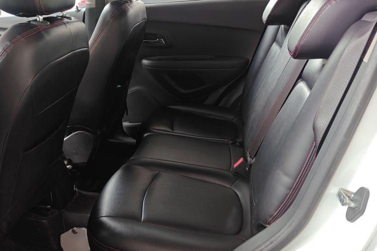 Used Chevrolet Trax 2016 1.4T Manual Two-Wheel Drive Comfort Version with Sunroof Left Rear Seat