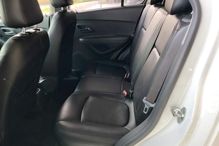 Used Chevrolet Trax 2016 1.4T Automatic Two-Wheel Drive Comfort Version with Sunroof Left Rear Seat