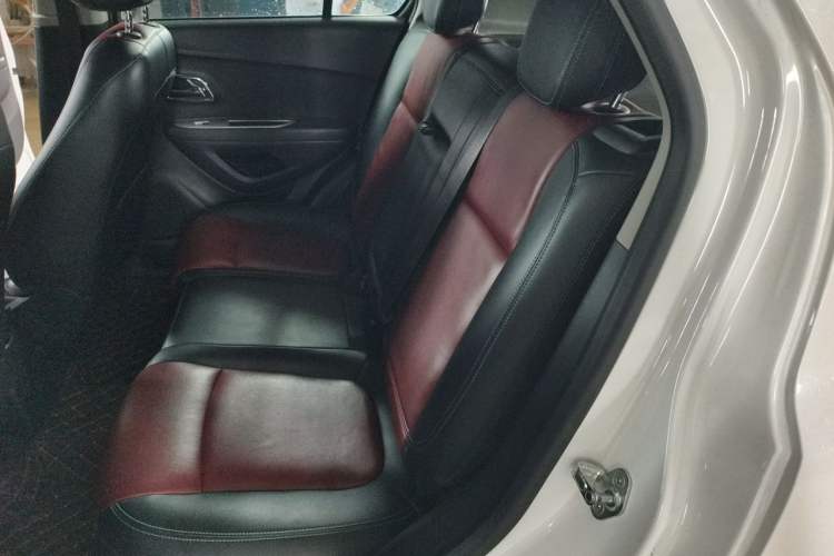 Used Chevrolet Trax 2016 1.4T Automatic Two-Wheel Drive Luxury Version Left Rear Seat