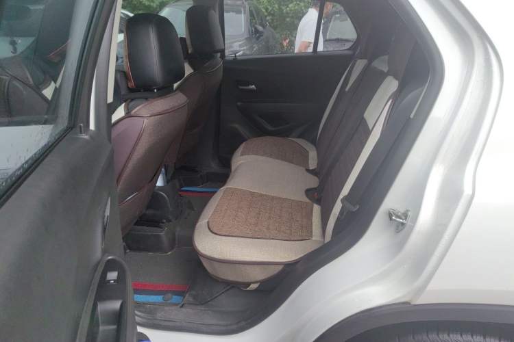 Used Chevrolet Trax 2016 1.4T Manual Two-Wheel Drive Comfort Version with Sunroof Left Rear Seat