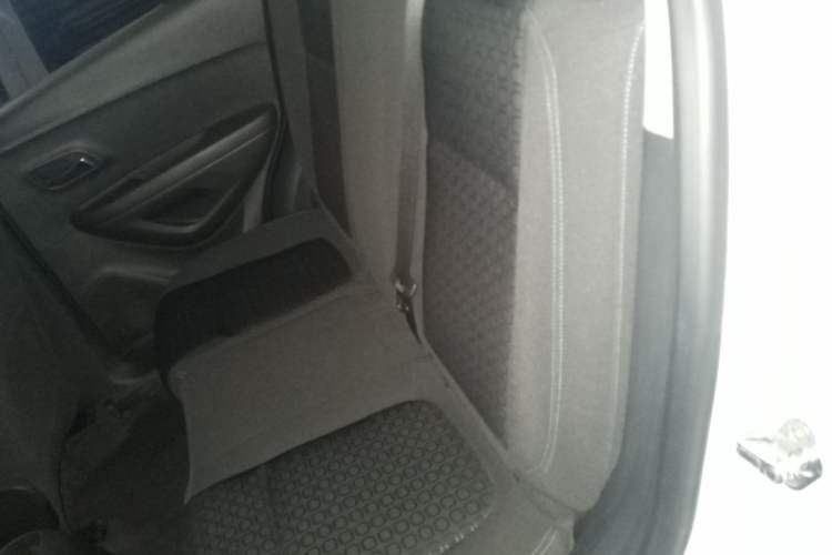Used Chevrolet Trax 2016 1.4T Automatic Two-Wheel Drive Comfort Version with Sunroof Left Rear Seat