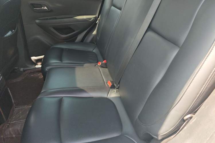 Used Chevrolet Trax 2016 1.4T Automatic Two-Wheel Drive Comfort Version with Sunroof Left Rear Seat