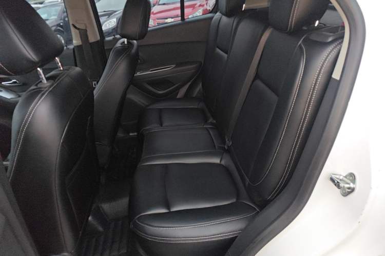 Used Chevrolet Trax 2016 1.4T Automatic Two-Wheel Drive Comfort Version with Sunroof Left Rear Seat