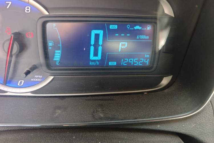 Used Chevrolet Trax 2016 1.4T Automatic Two-Wheel Drive Comfort Version with Sunroof Odometer Close Up