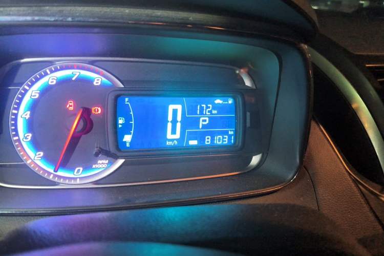 Used Chevrolet Trax 2016 1.4T Automatic Two-Wheel Drive Comfort Version with Sunroof Odometer Close Up