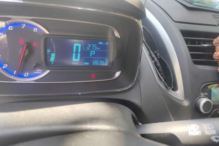 Used Chevrolet Trax 2016 1.4T Automatic Two-Wheel Drive Comfort Version with Sunroof Odometer Close Up