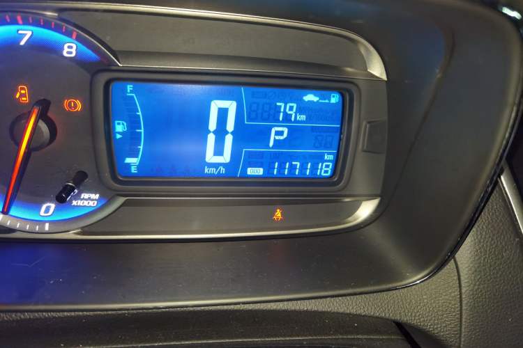 Used Chevrolet Trax 2016 1.4T Automatic Two-Wheel Drive Comfort Version with Sunroof Odometer Close Up