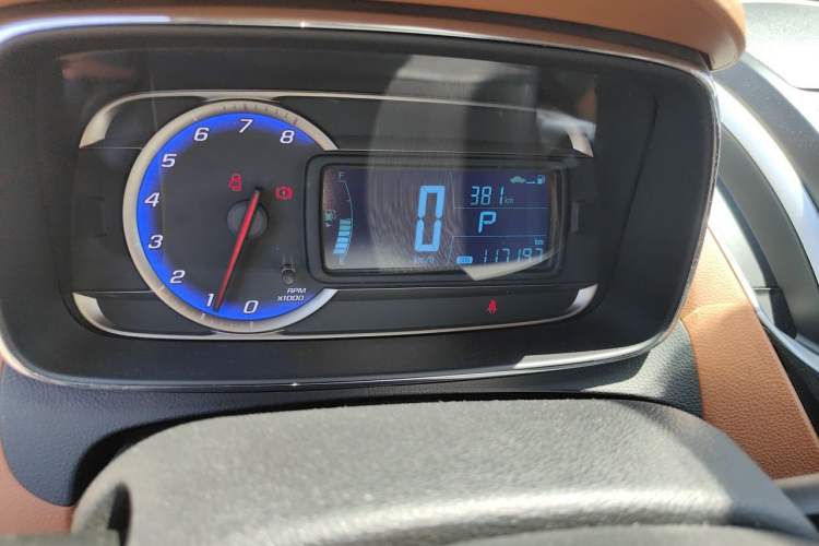 Used Chevrolet Trax 2016 1.4T Automatic Two-Wheel Drive Luxury Version Odometer Close Up