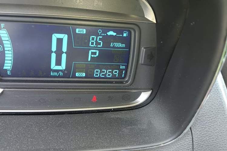 Used Chevrolet Trax 2016 1.4T Automatic Two-Wheel Drive Luxury Version Odometer Close Up