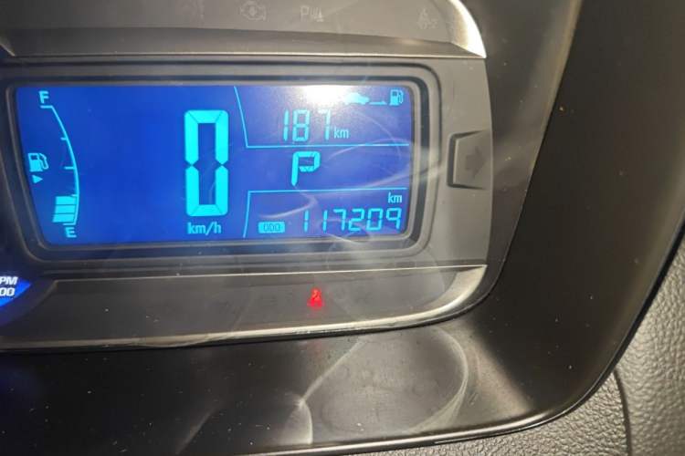 Used Chevrolet Trax 2016 1.4T Automatic Two-Wheel Drive Comfort Version with Sunroof Odometer Close Up