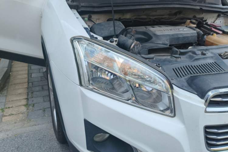 Used Chevrolet Trax 2016 1.4T Automatic Two-Wheel Drive Luxury Version Right Front Headlight