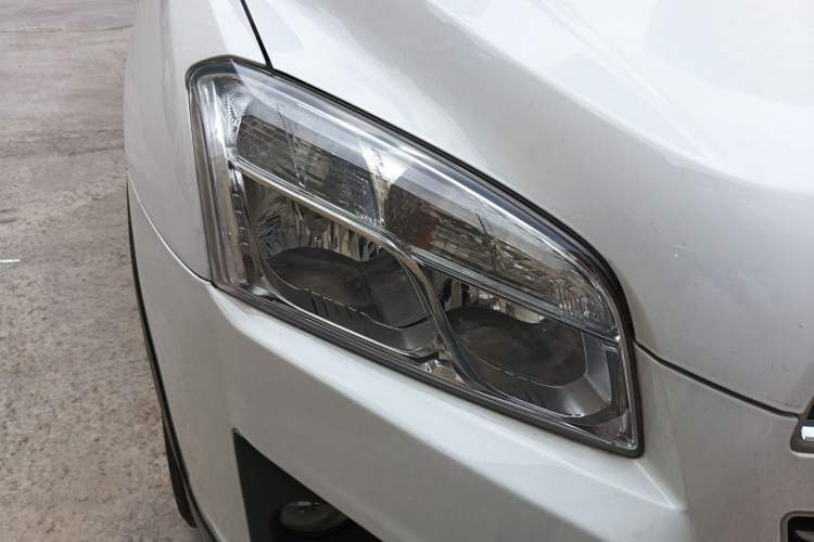 Used Chevrolet Trax 2016 1.4T Automatic Two-Wheel Drive Luxury Version Right Front Headlight