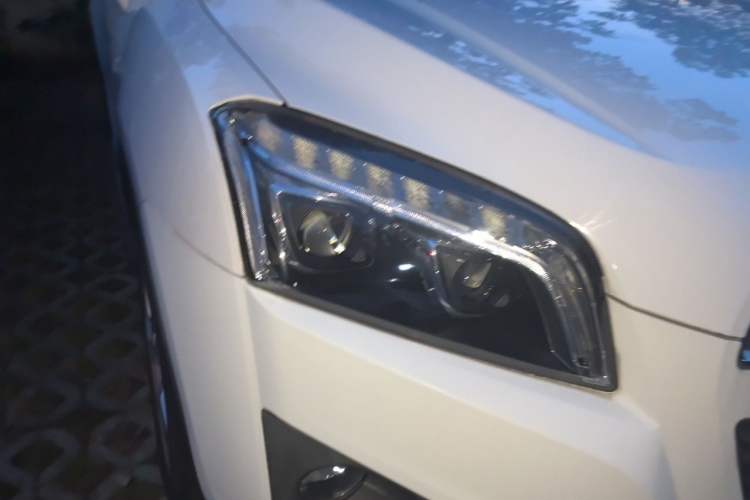 Used Chevrolet Trax 2016 1.4T Automatic Two-Wheel Drive Luxury Version Right Front Headlight