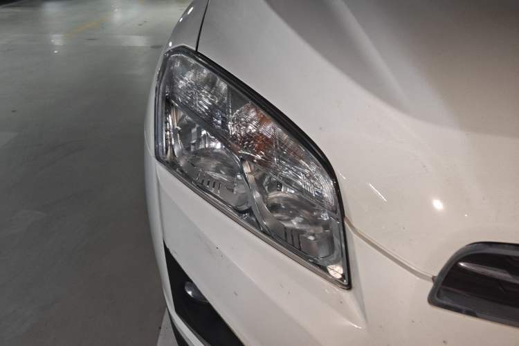 Used Chevrolet Trax 2016 1.4T Automatic Two-Wheel Drive Luxury Version Right Front Headlight