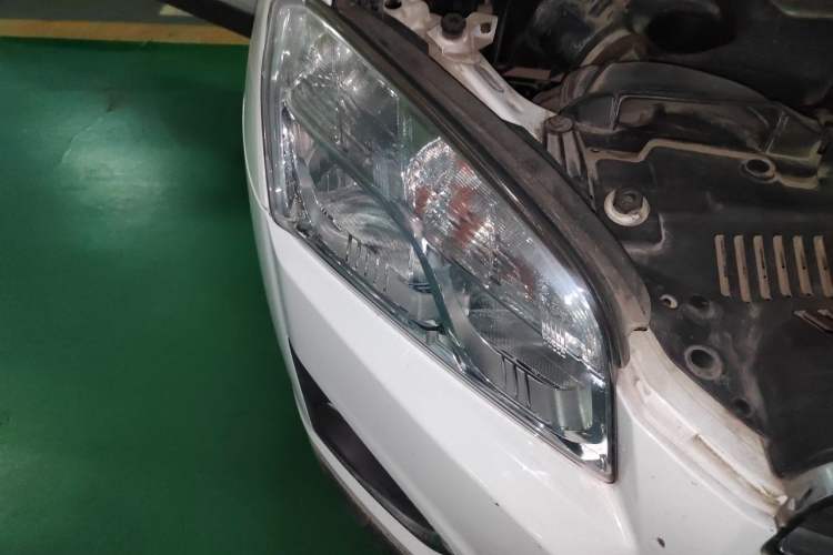 Used Chevrolet Trax 2016 1.4T Automatic Two-Wheel Drive Luxury Version Right Front Headlight