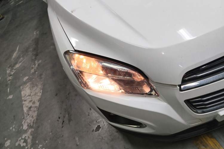 Used Chevrolet Trax 2016 1.4T Automatic Two-Wheel Drive Luxury Version Right Front Headlight