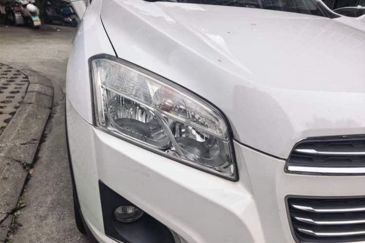 Used Chevrolet Trax 2016 1.4T Automatic Two-Wheel Drive Luxury Version Right Front Headlight