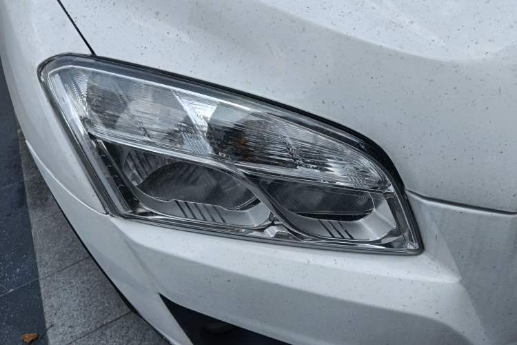 Used Chevrolet Trax 2016 1.4T Automatic Two-Wheel Drive Luxury Version Right Front Headlight