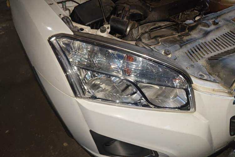 Used Chevrolet Trax 2016 1.4T Automatic Two-Wheel Drive Comfort Version with Sunroof Right Front Headlight