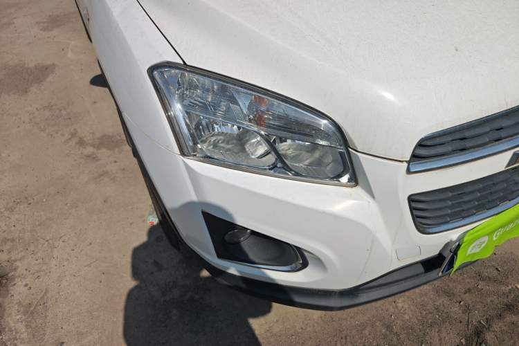 Used Chevrolet Trax 2016 1.4T Automatic Two-Wheel Drive Comfort Version with Sunroof Right Front Headlight