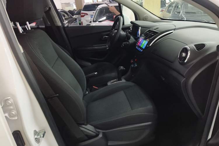 Used Chevrolet Trax 2016 1.4T Automatic Two-Wheel Drive Comfort Version with Sunroof Right Front Seat