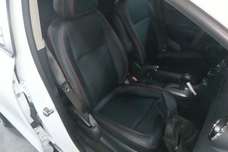 Used Chevrolet Trax 2016 1.4T Automatic Two-Wheel Drive Comfort Version with Sunroof Right Front Seat