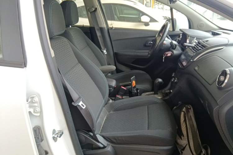 Used Chevrolet Trax 2016 1.4T Automatic Two-Wheel Drive Comfort Version with Sunroof Right Front Seat