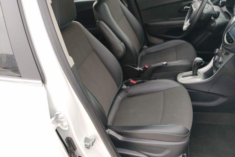 Used Chevrolet Trax 2016 1.4T Automatic Two-Wheel Drive Luxury Version Right Front Seat