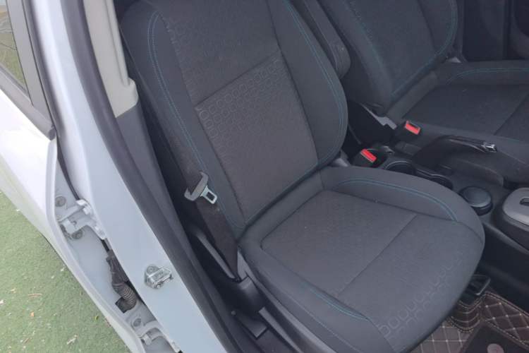 Used Chevrolet Trax 2016 1.4T Automatic Two-Wheel Drive Comfort Version with Sunroof Right Front Seat