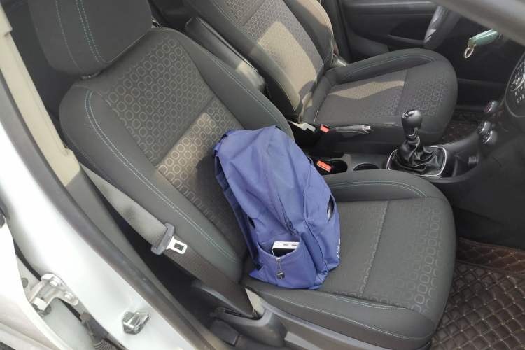 Used Chevrolet Trax 2016 1.4T Manual Two-Wheel Drive Comfort Version with Sunroof Right Front Seat