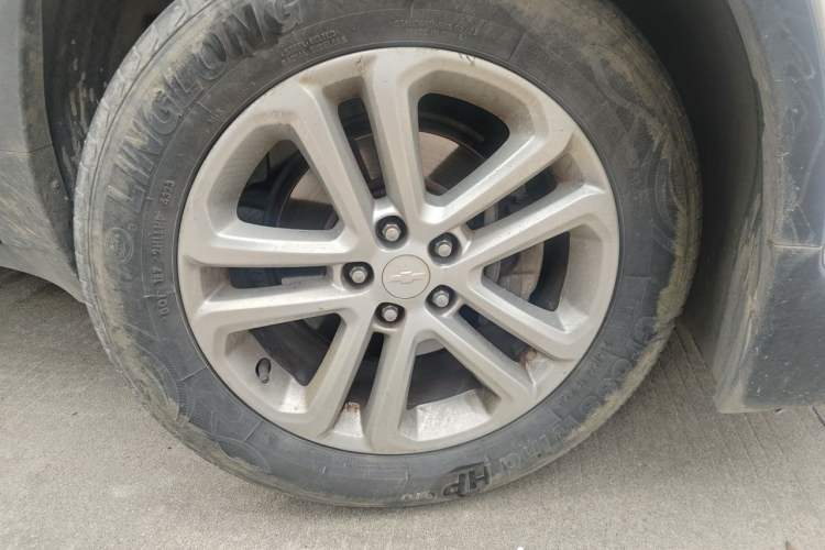 Used Chevrolet Trax 2016 1.4T Automatic Two-Wheel Drive Comfort Version with Sunroof Right Front Wheel Hub