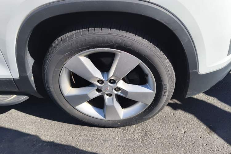 Used Chevrolet Trax 2016 1.4T Automatic Two-Wheel Drive Luxury Version Right Front Wheel Hub