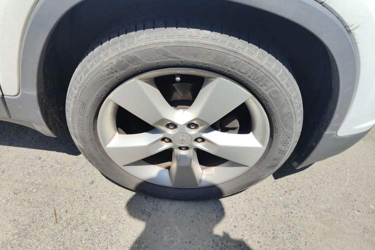Used Chevrolet Trax 2016 1.4T Automatic Two-Wheel Drive Luxury Version Right Front Wheel Hub