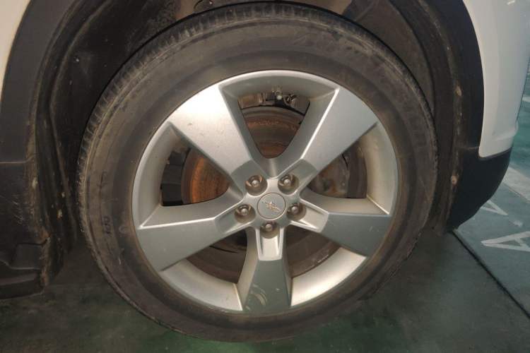 Used Chevrolet Trax 2016 1.4T Automatic Two-Wheel Drive Luxury Version Right Front Wheel Hub