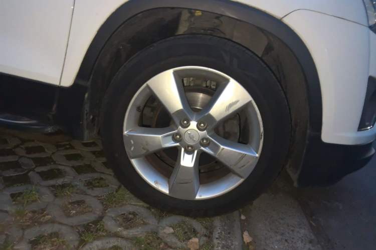 Used Chevrolet Trax 2016 1.4T Automatic Two-Wheel Drive Luxury Version Right Front Wheel Hub