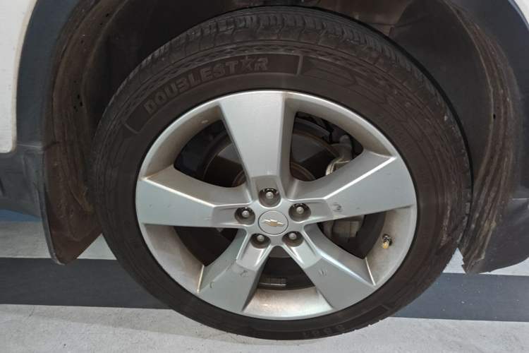 Used Chevrolet Trax 2016 1.4T Automatic Two-Wheel Drive Luxury Version Right Front Wheel Hub