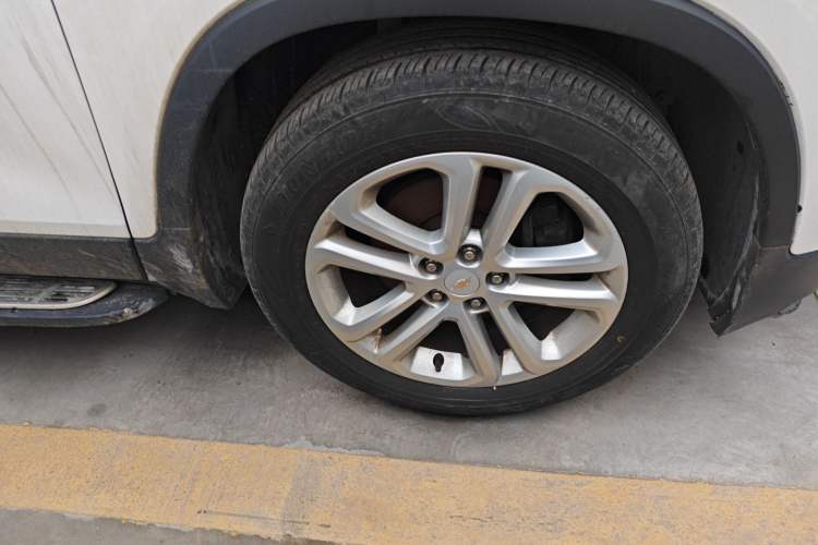 Used Chevrolet Trax 2016 1.4T Manual Two-Wheel Drive Comfort Version with Sunroof Right Front Wheel Hub