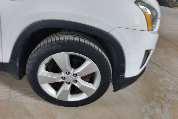 Used Chevrolet Trax 2016 1.4T Automatic Two-Wheel Drive Luxury Version Right Front Wheel Hub