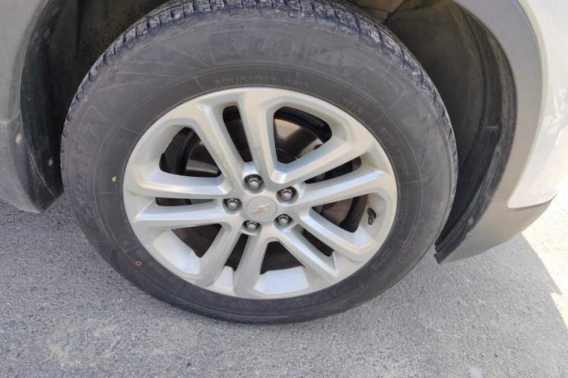 Used Chevrolet Trax 2016 1.4T Manual Two-Wheel Drive Comfort Version with Sunroof Right Front Wheel Hub