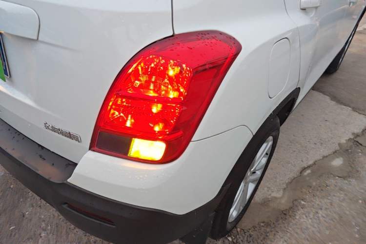 Used Chevrolet Trax 2016 1.4T Automatic Two-Wheel Drive Comfort Version with Sunroof Right Rear Taillight