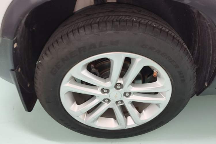 Used Chevrolet Trax 2016 1.4T Automatic Two-Wheel Drive Comfort Version with Sunroof Right Rear Wheel Hub