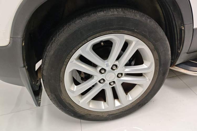 Used Chevrolet Trax 2016 1.4T Automatic Two-Wheel Drive Comfort Version with Sunroof Right Rear Wheel Hub