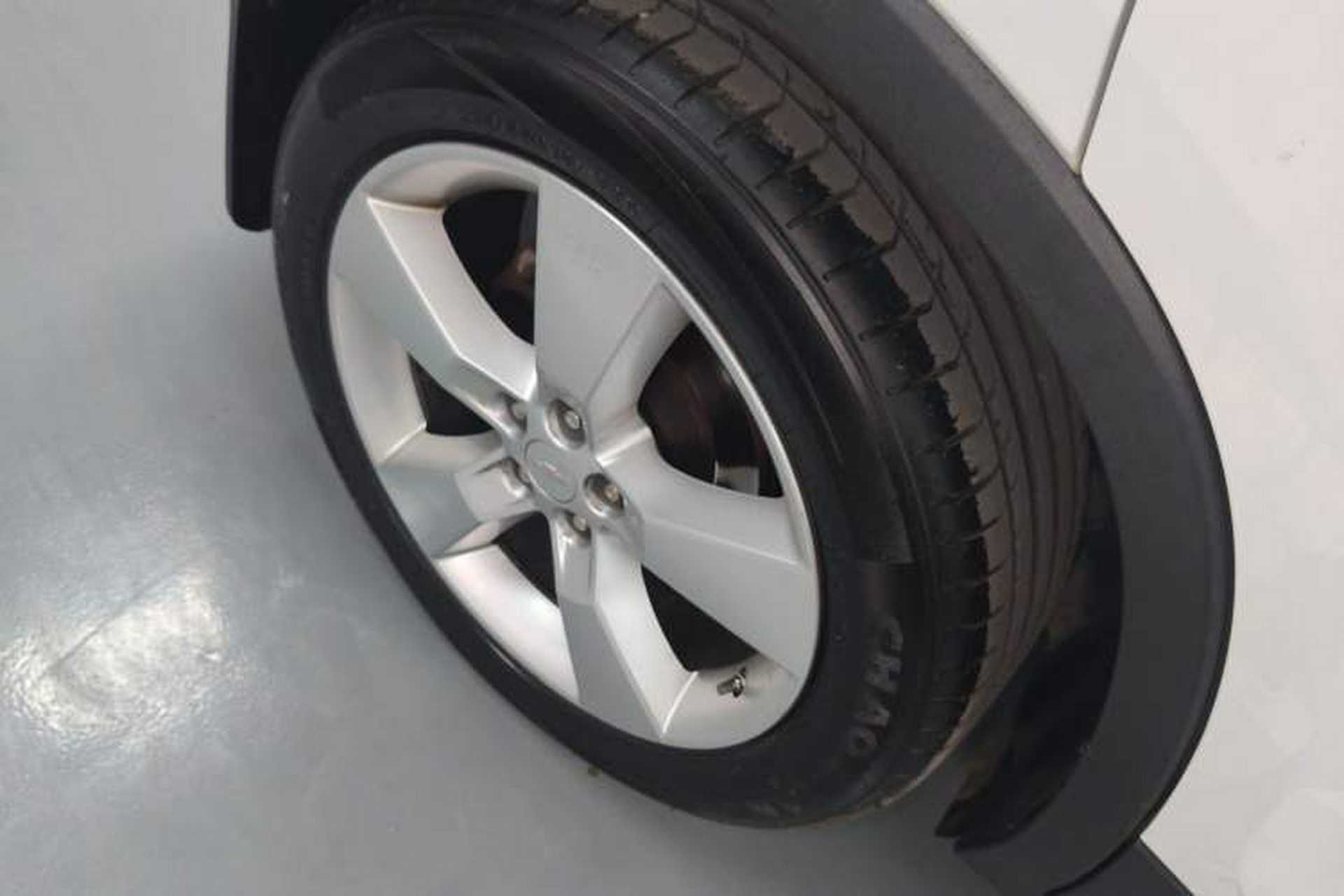 Used Chevrolet Trax 2016 1.4T Automatic Two-Wheel Drive Luxury Version Right Rear Wheel Hub
