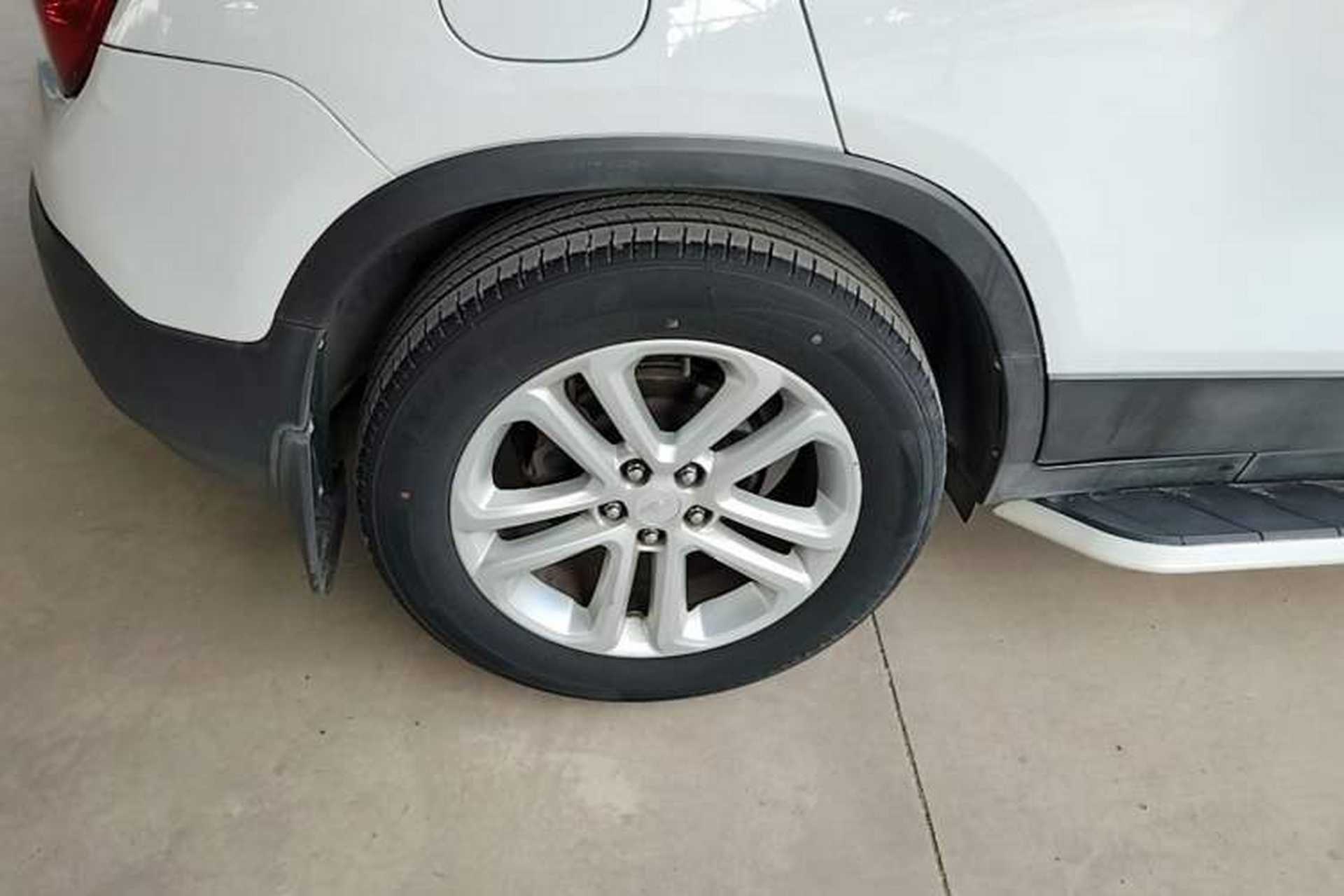 Used Chevrolet Trax 2016 1.4T Automatic Two-Wheel Drive Comfort Version with Sunroof Right Rear Wheel Hub