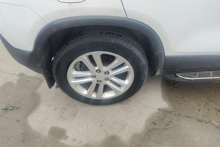 Used Chevrolet Trax 2016 1.4T Automatic Two-Wheel Drive Comfort Version with Sunroof Right Rear Wheel Hub