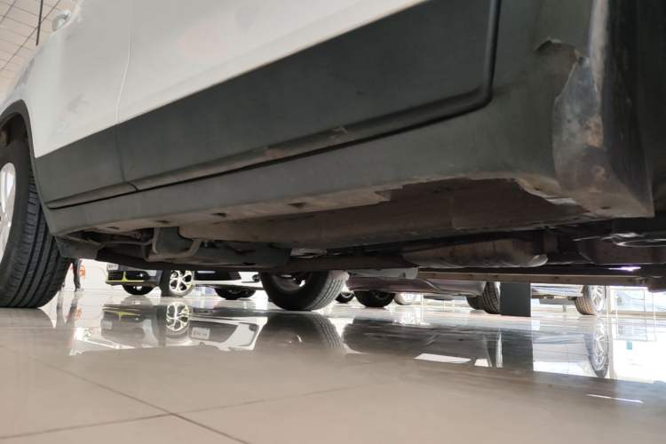 Used Chevrolet Trax 2016 1.4T Automatic Two-Wheel Drive Comfort Version with Sunroof Right Side Sill