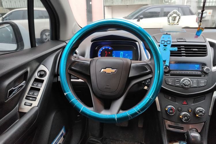 Used Chevrolet Trax 2016 1.4T Automatic Two-Wheel Drive Comfort Version with Sunroof Steering Wheel