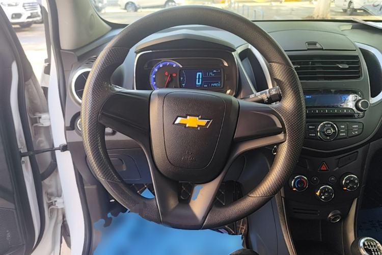 Used Chevrolet Trax 2016 1.4T Manual Two-Wheel Drive Comfort Version with Sunroof Steering Wheel